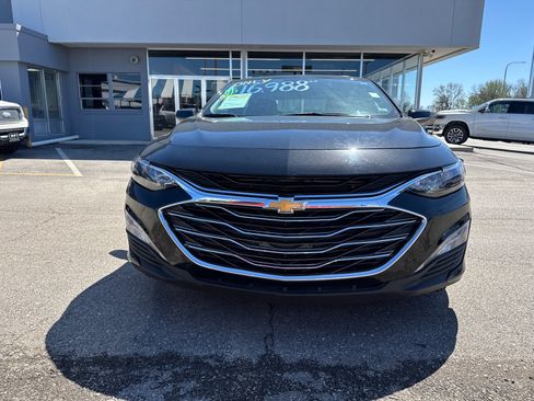 Used 2024 Chevrolet Malibu LT image 2