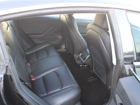 Used 2018 Tesla Model 3 Mid Range RWD image 11