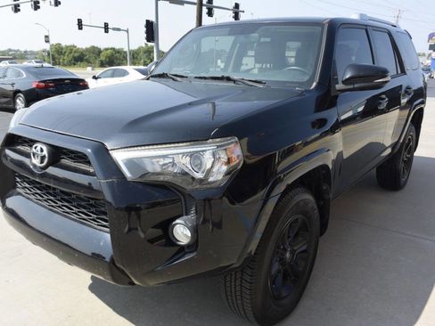 Used 2016 Toyota 4Runner SR5 Premium image 1