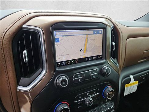 Used 2020 Chevrolet Silverado 1500 High Country w/ Technology Package AWD/4WD image 12