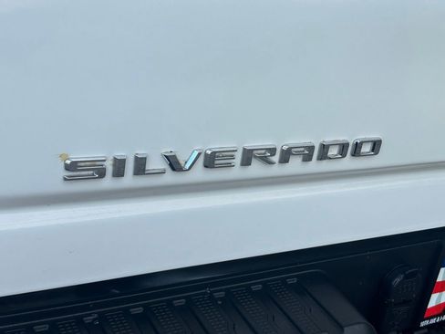 Used 2024 Chevrolet Silverado 2500 LT image 24