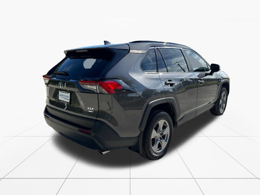 Used 2024 Toyota RAV4 XLE AWD/4WD image 8