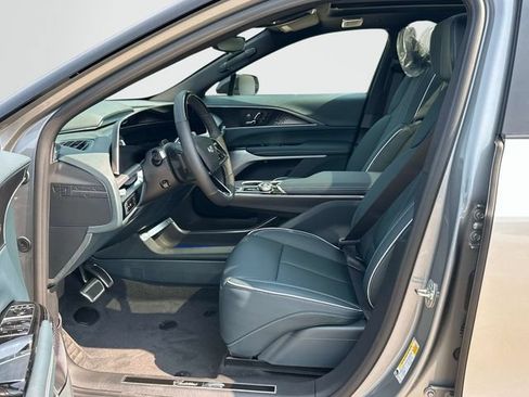 New 2026 Cadillac Lyriq Signature Sport w/ Nappa Leather Package AWD/4WD image 10