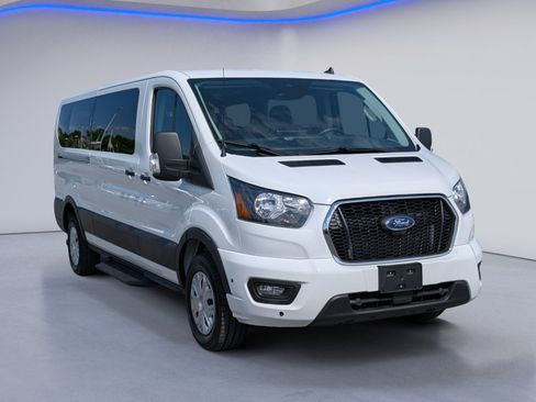 Used 2025 Ford Transit 350 XLT RWD image 5