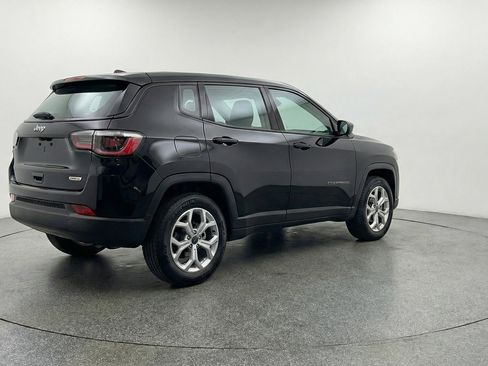 Used 2025 Jeep Compass Latitude AWD/4WD image 9
