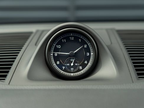 Certified 2023 Porsche Macan AWD/4WD image 32