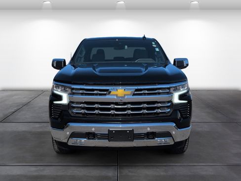 Used 2025 Chevrolet Silverado 1500 LTZ image 4