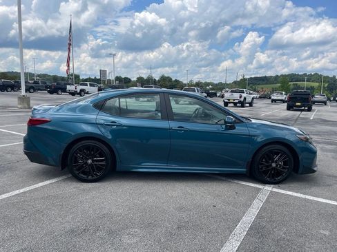 Used 2026 Toyota Camry SE w/ Convenience Package FWD image 5