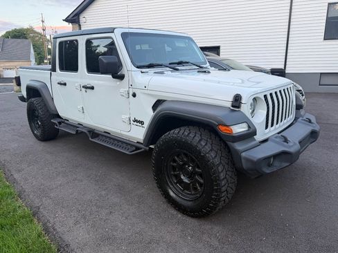 Used 2020 Jeep Gladiator Sport w/ Quick Order Package 24S AWD/4WD image 3