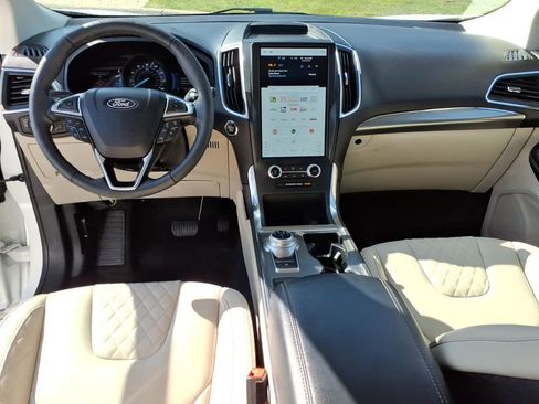 Certified 2023 Ford Edge Titanium AWD/4WD image 12
