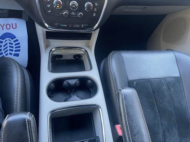 Used 2016 Dodge Grand Caravan FWD image 24
