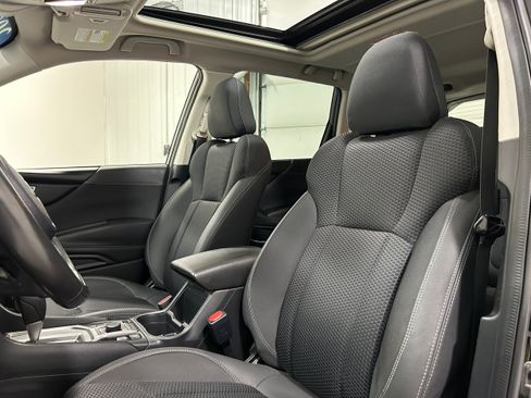 Used 2020 Subaru Forester Premium AWD/4WD image 24