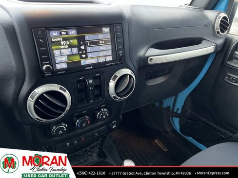 Used 2017 Jeep Wrangler Unlimited Sahara w/ Connectivity Group image 22