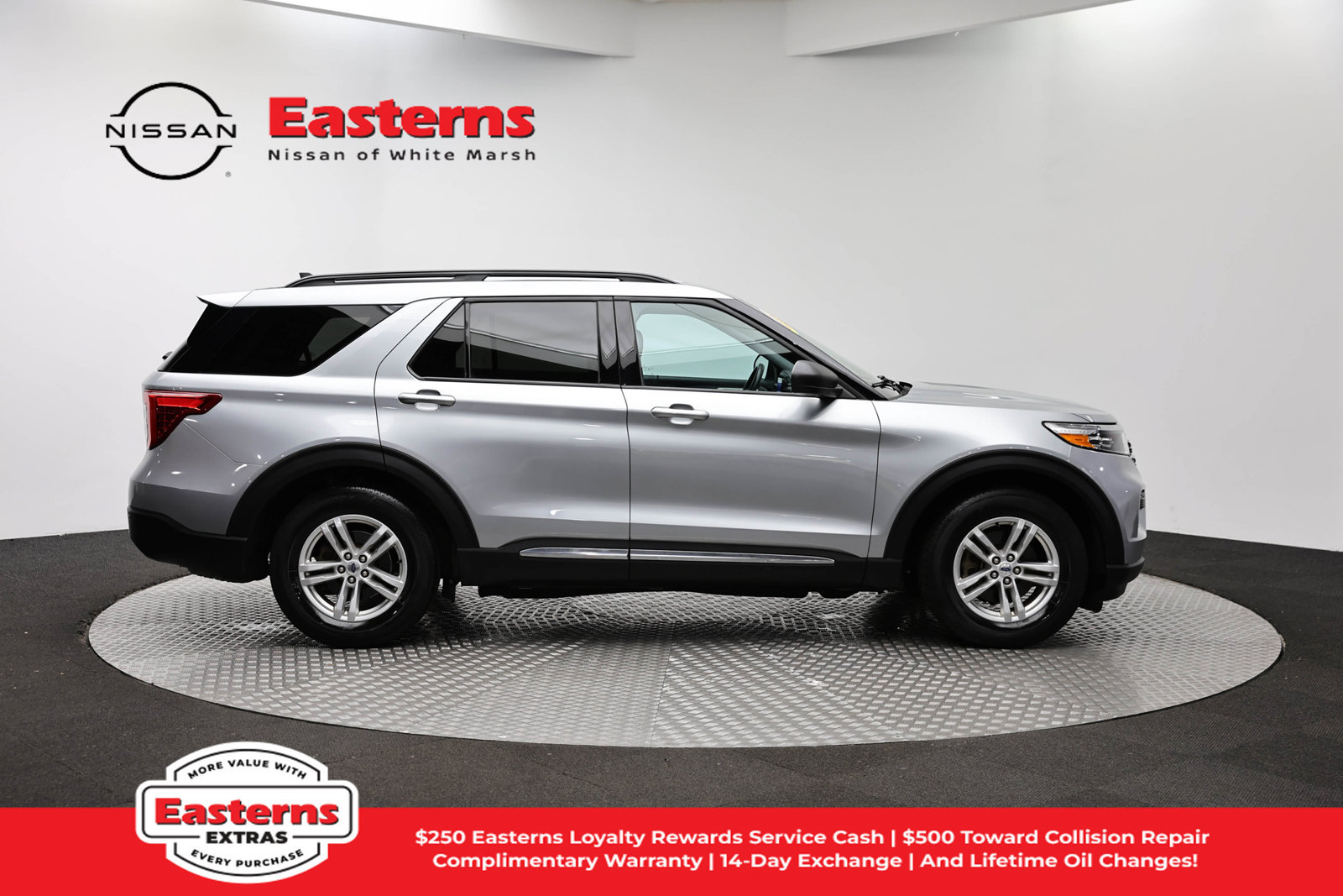 Used 2023 Ford Explorer XLT RWD image 4