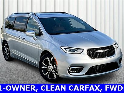 Used 2024 Chrysler Pacifica Pinnacle