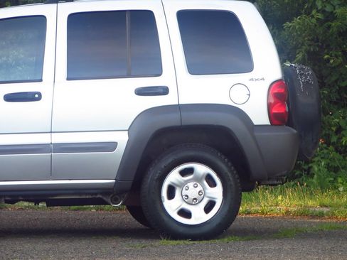Used 2002 Jeep Liberty Sport AWD/4WD image 23