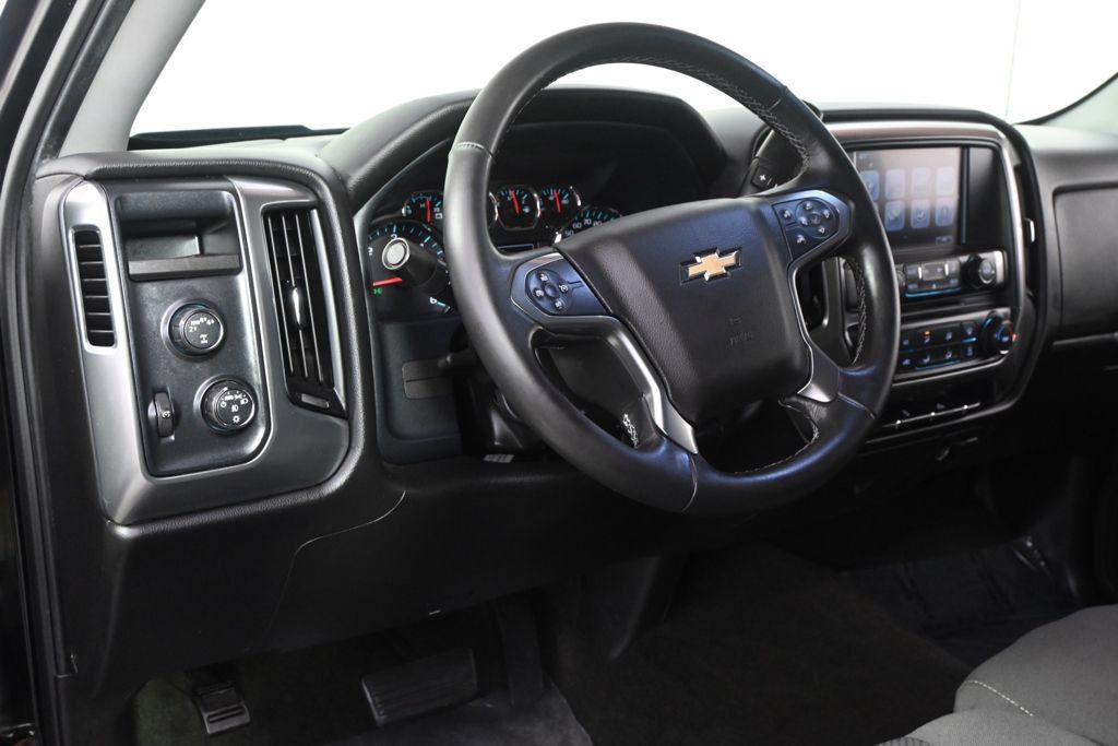 Used 2017 Chevrolet Silverado 1500 LT w/ LT Convenience Package AWD/4WD image 12