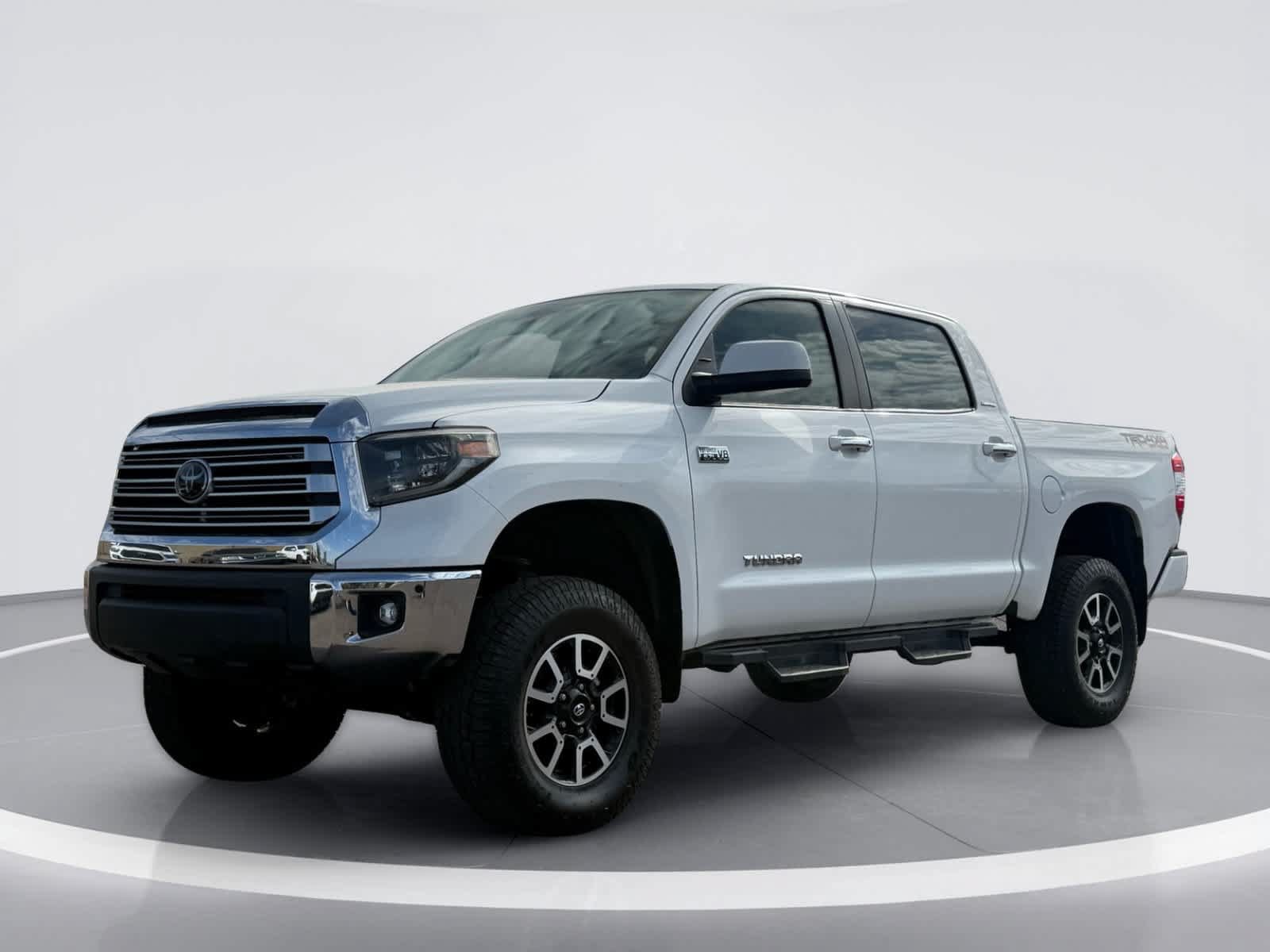 Used 2021 Toyota Tundra Limited w/ Limited Premium Package AWD/4WD image 2
