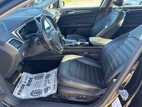Used 2014 Ford Fusion SE w/ Equipment Group 202A FWD image 13