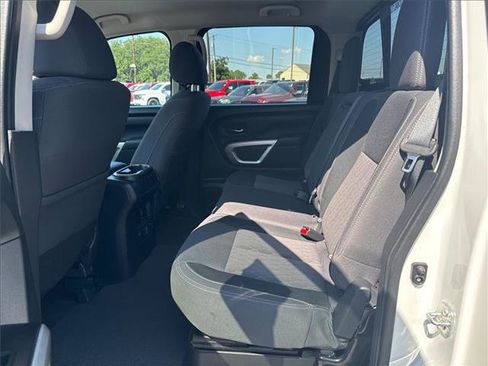 Used 2024 Nissan Titan SV w/ SV Convenience Package image 17