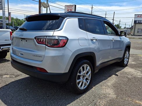 Used 2025 Jeep Compass Limited AWD/4WD image 4