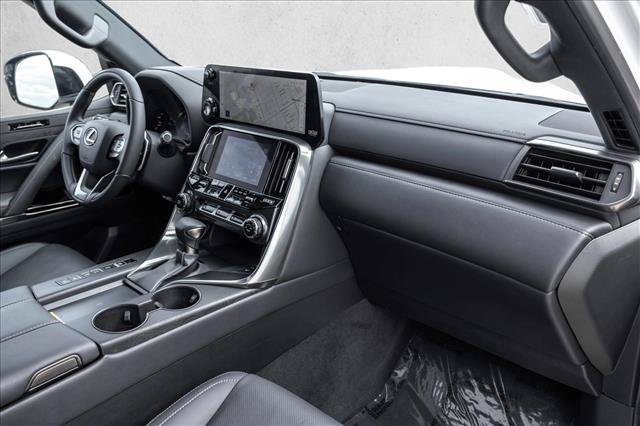 Used 2024 Lexus LX 600 4WD w/ Luxury Package image 27