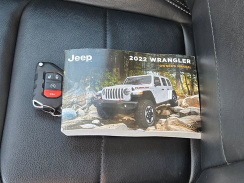 Used 2022 Jeep Wrangler Unlimited Sahara w/ Cold Weather Group AWD/4WD image 12