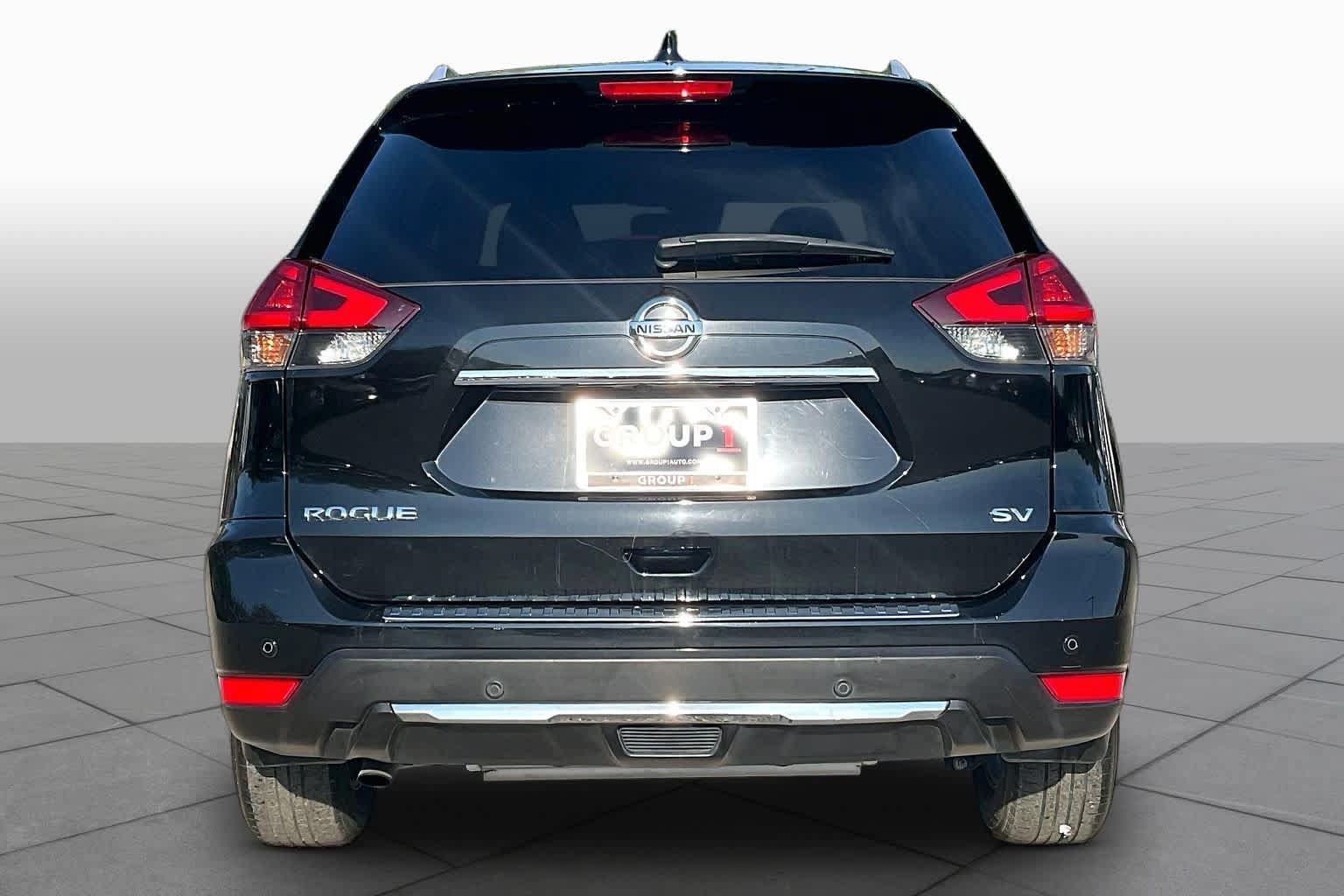 Used 2020 Nissan Rogue SV FWD image 5