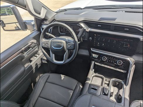 New 2026 GMC Sierra 2500 Denali AWD/4WD image 19