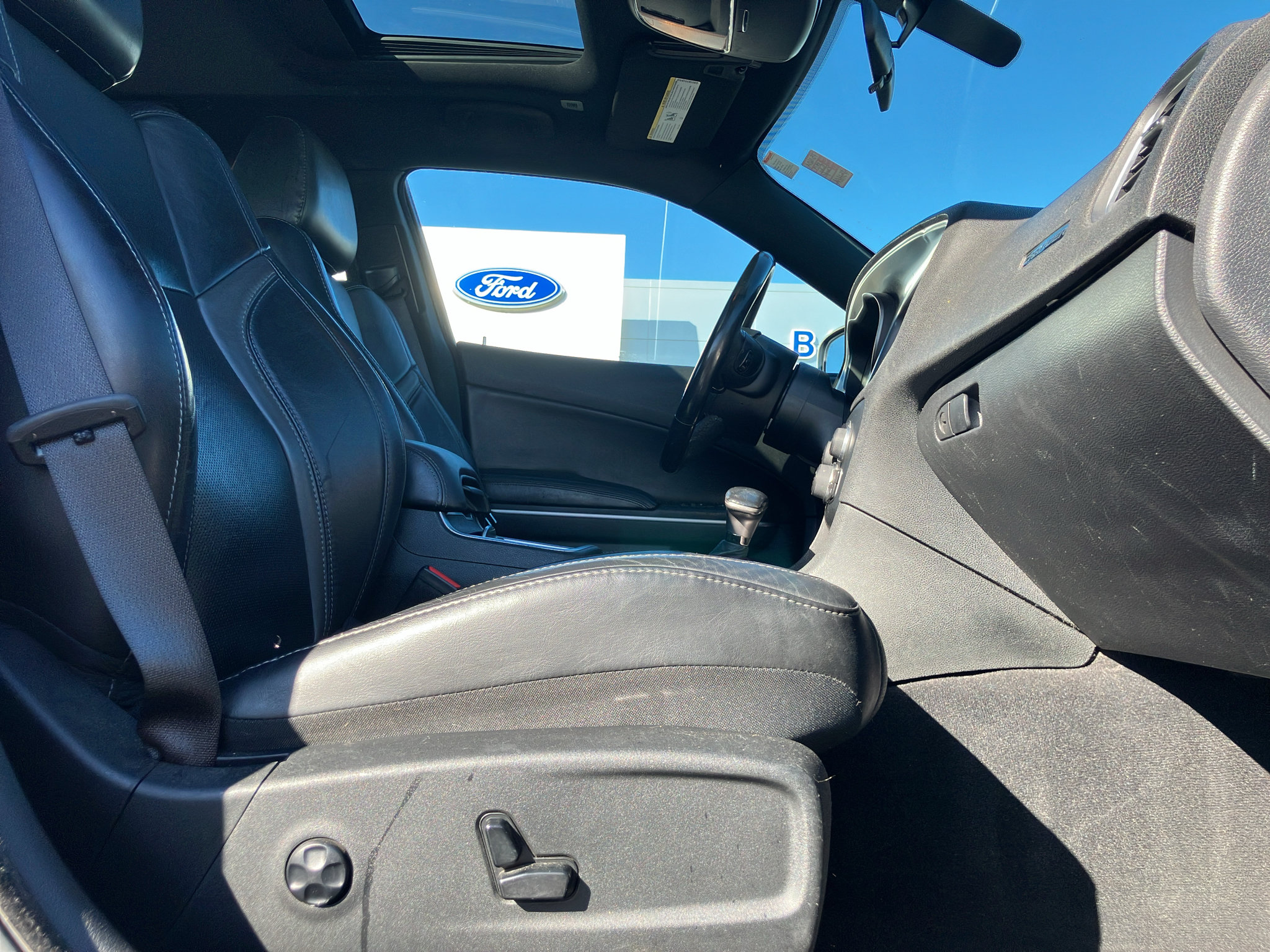 Used 2019 Dodge Charger SXT w/ Leather Interior Group RWD image 36