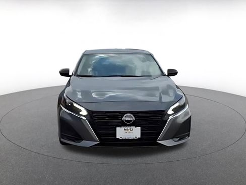 Used 2025 Nissan Altima 2.5 SV FWD image 4