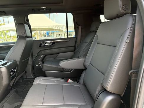 New 2026 Chevrolet Suburban Z71 w/ Comfort Package AWD/4WD image 22