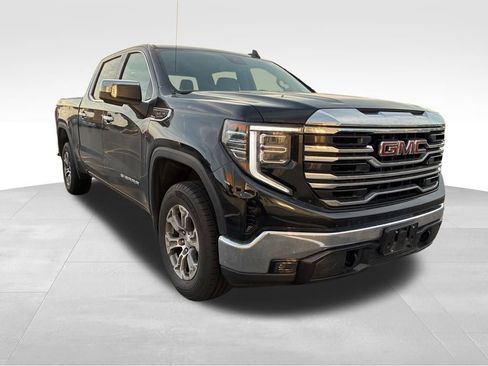 Used 2025 GMC Sierra 1500 SLT AWD/4WD image 8