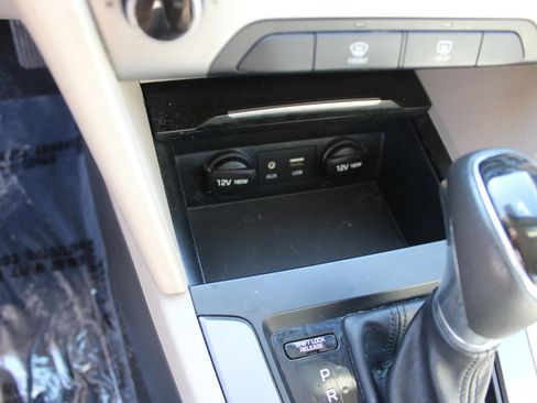 Used 2018 Hyundai Elantra SEL FWD image 17
