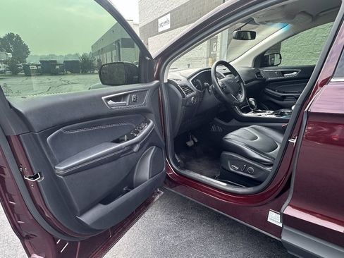 Used 2018 Ford Edge Titanium w/ Technology Package FWD image 14
