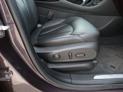 Used 2017 Buick Envision Essence FWD image 31