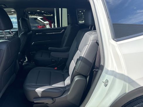 Used 2024 GMC Acadia Elevation image 14