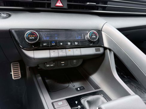 Used 2026 Hyundai Elantra Sport FWD image 21