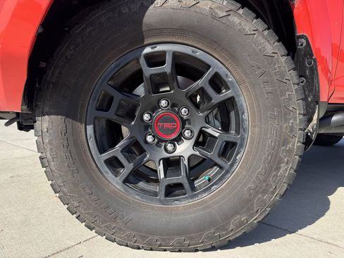 Used 2024 Toyota 4Runner TRD Off-Road Premium w/ Off Road Premium Plus Package image 9