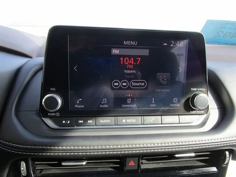 Used 2022 Nissan Rogue SV image 15