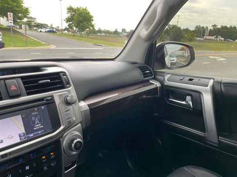 Used 2018 Toyota 4Runner Limited AWD/4WD image 81