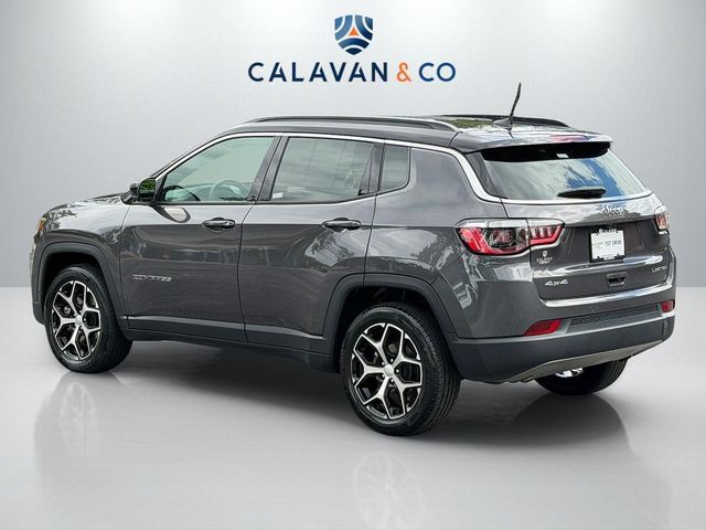 Used 2024 Jeep Compass Limited AWD/4WD image 5