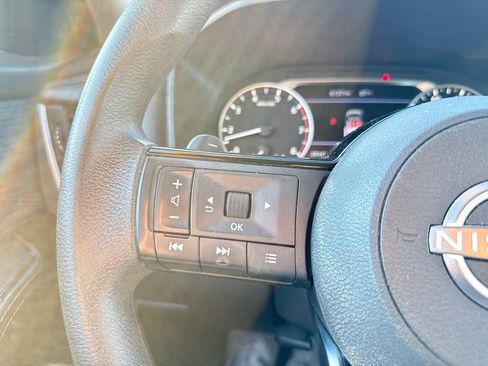 Used 2023 Nissan Rogue SV AWD/4WD image 15