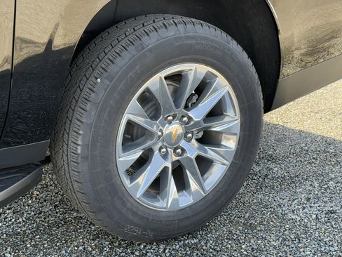 New 2026 Chevrolet Suburban Premier image 35