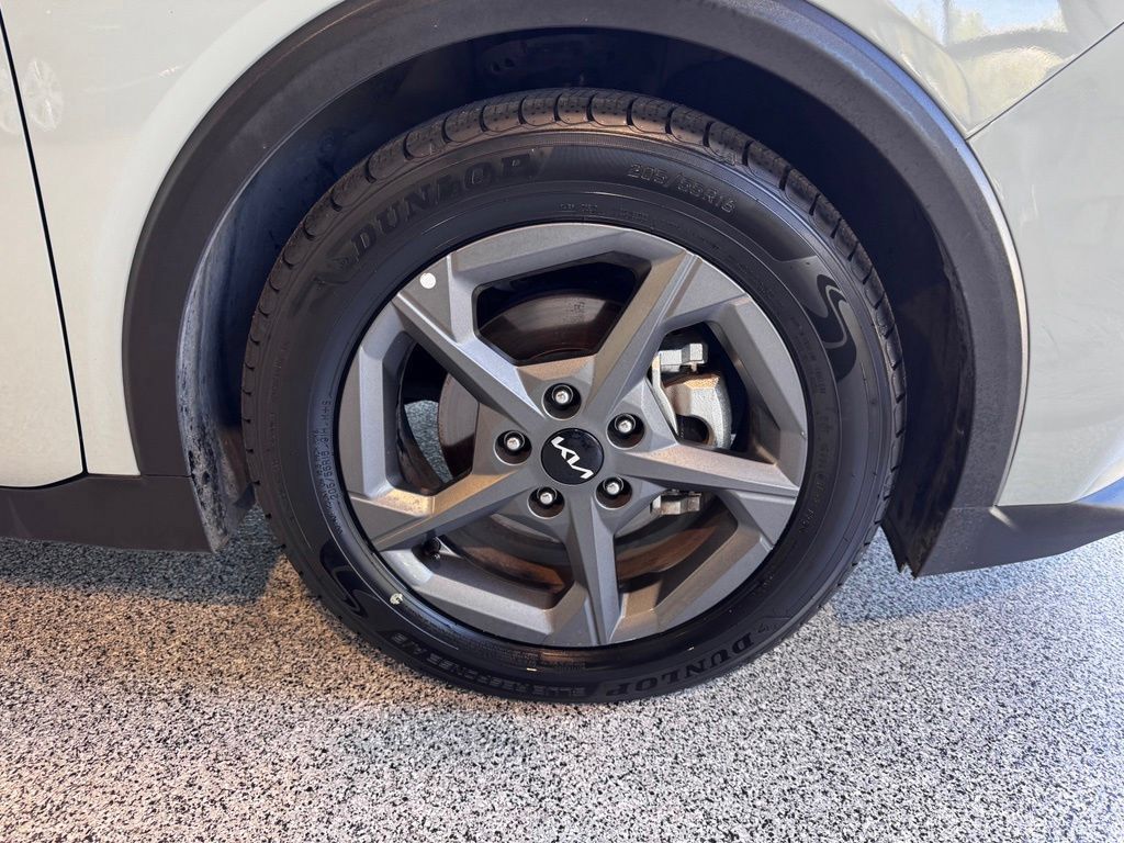 Used 2025 Kia K4 FWD image 8