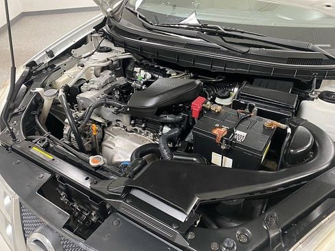 Used 2011 Nissan Rogue S image 18