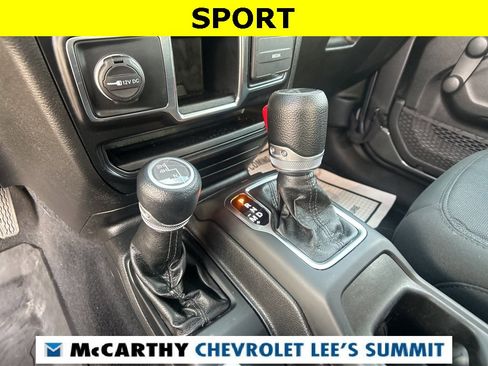 Used 2021 Jeep Gladiator Sport image 9