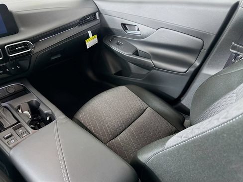 Certified 2026 Nissan Sentra SV w/ SV Convenience Package FWD image 31