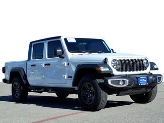 Used 2025 Jeep Gladiator Sport video 1