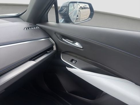 Used 2025 Cadillac XT4 Sport AWD/4WD image 17